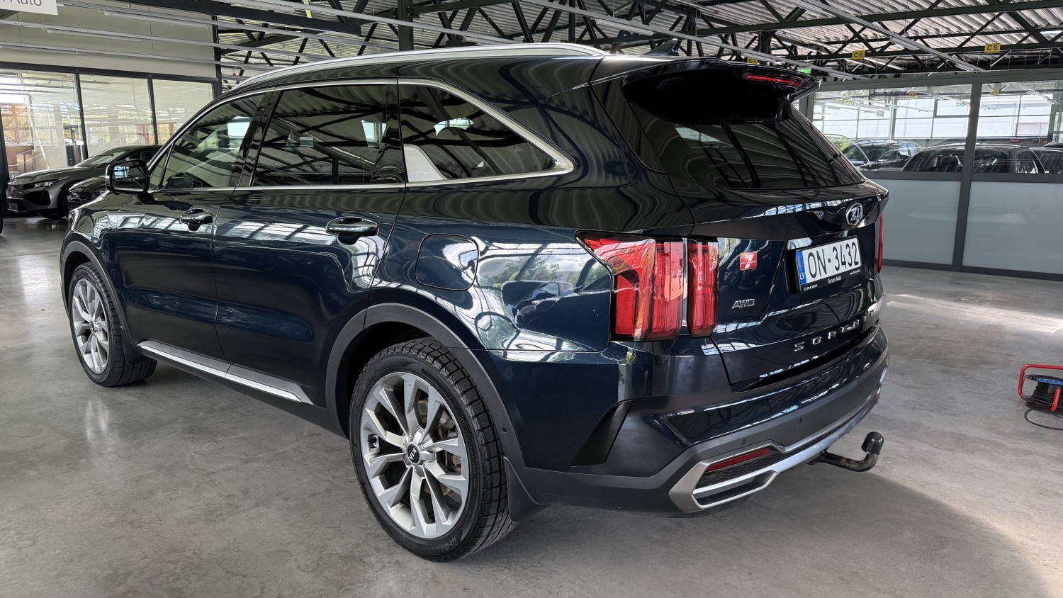 Car image 2