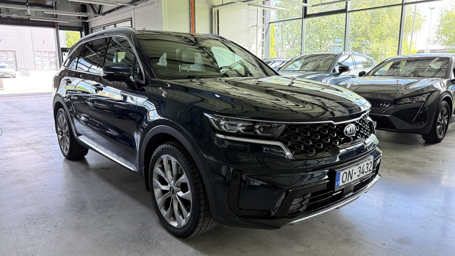 Car image 5