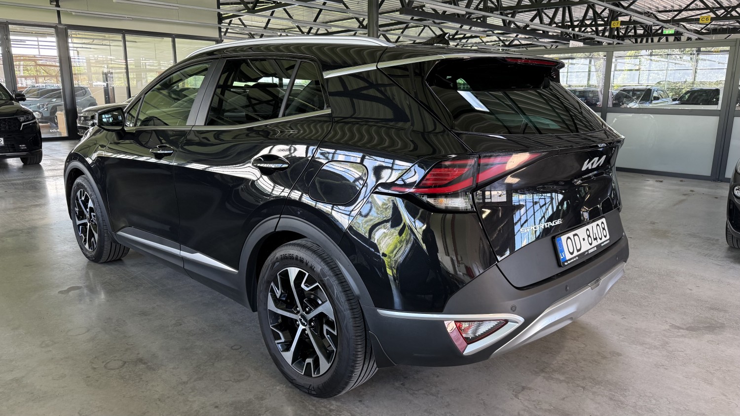 Car image 2