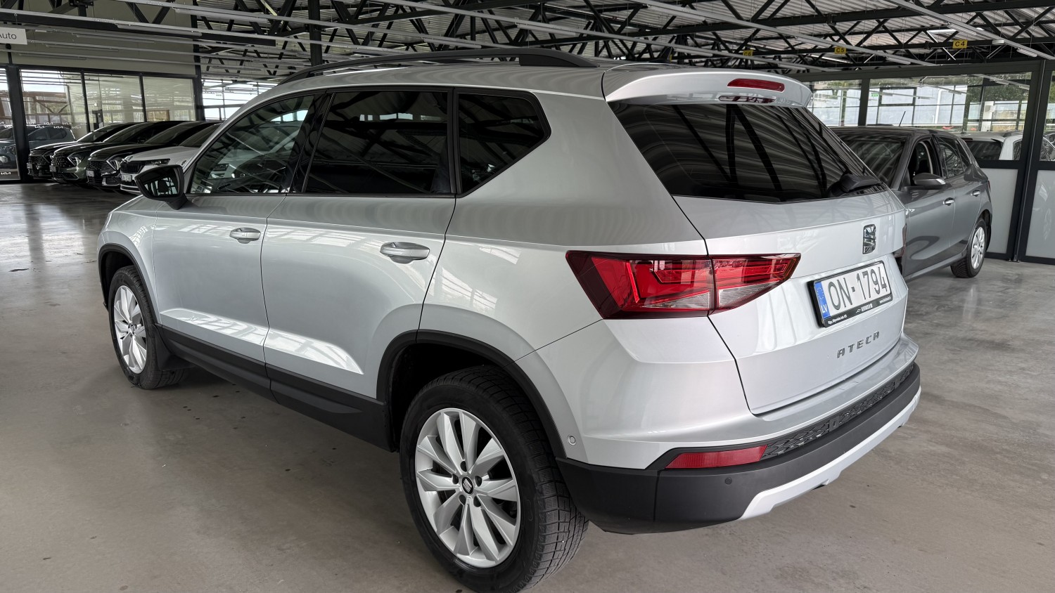 Car image 2
