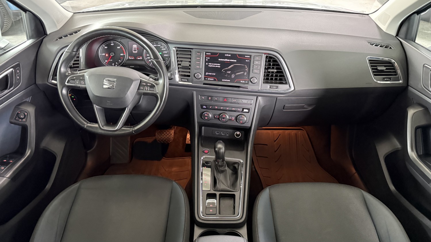 Car image 16