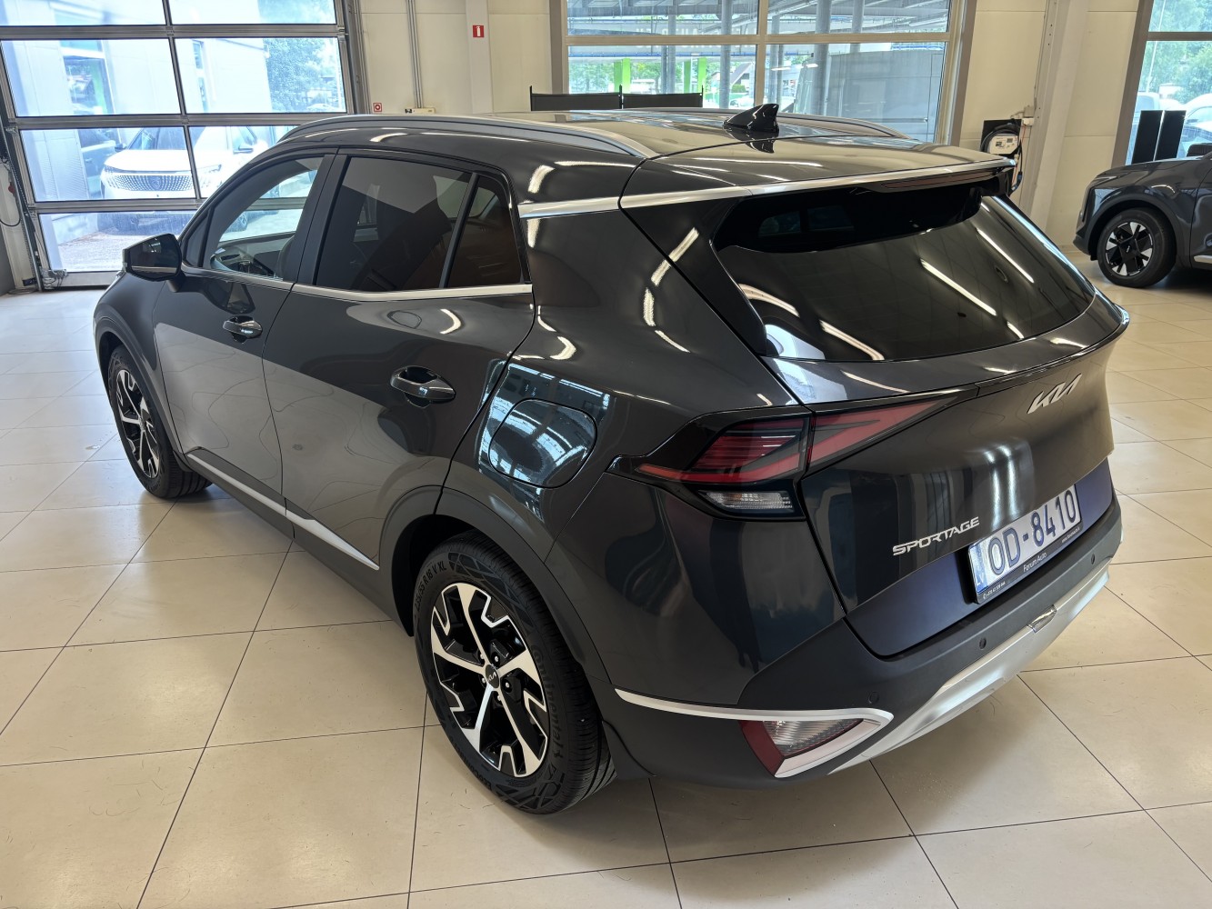 Car image 2
