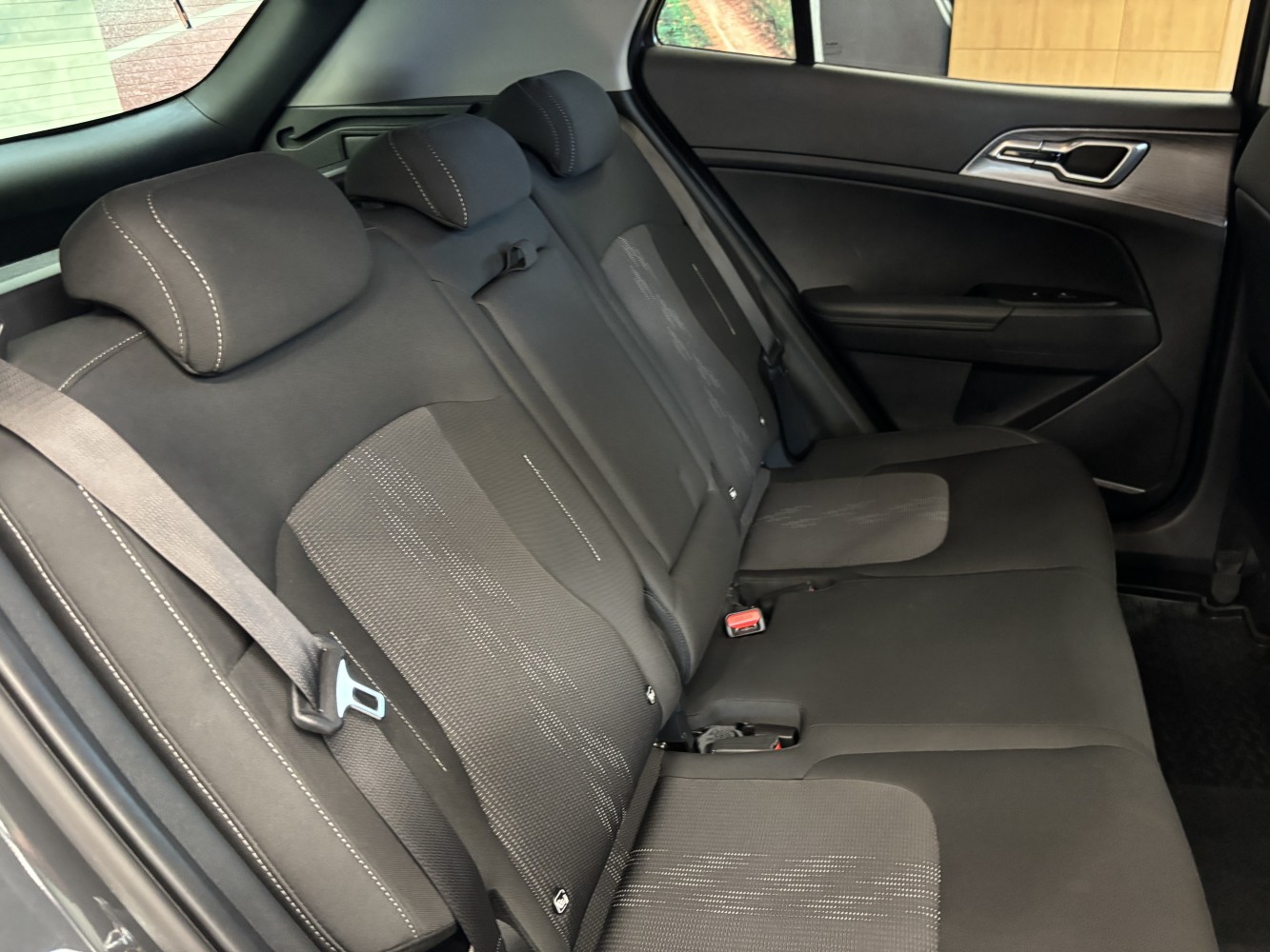 Car image 29
