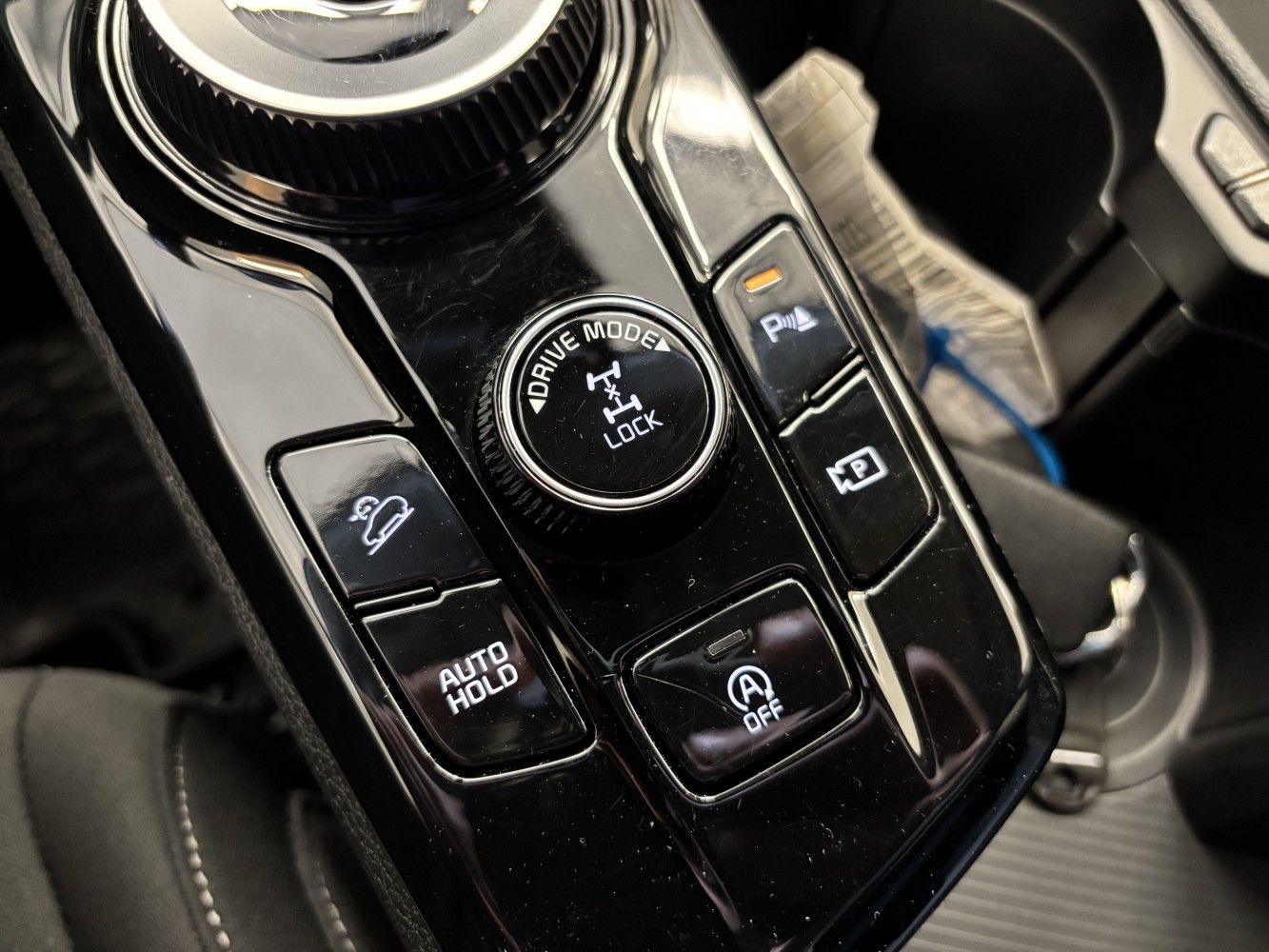 Car image 24