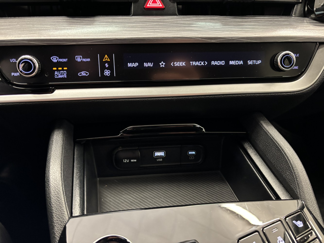 Car image 23