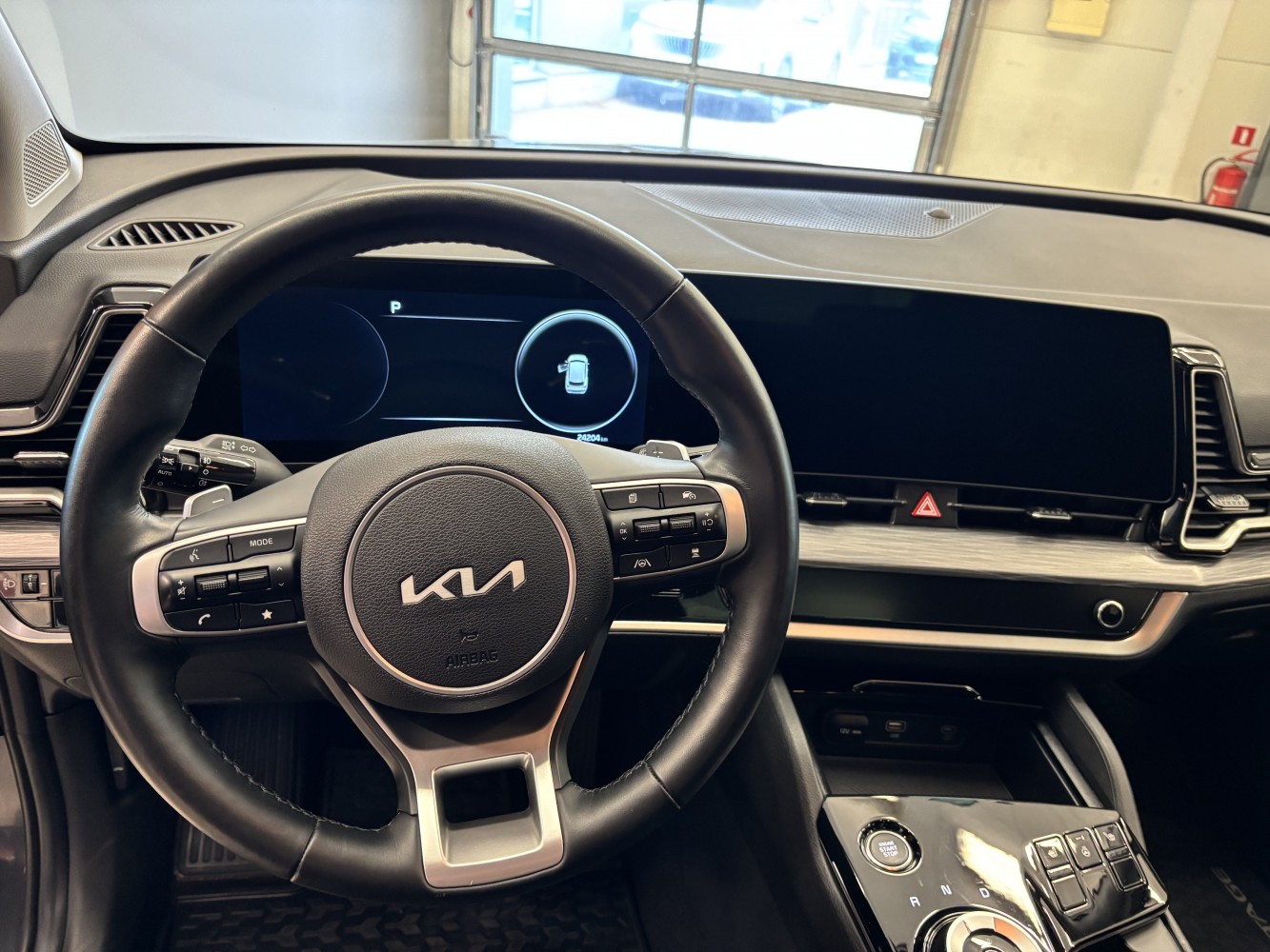 Car image 9