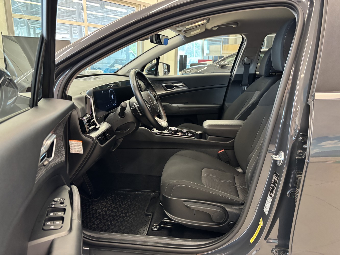 Car image 7