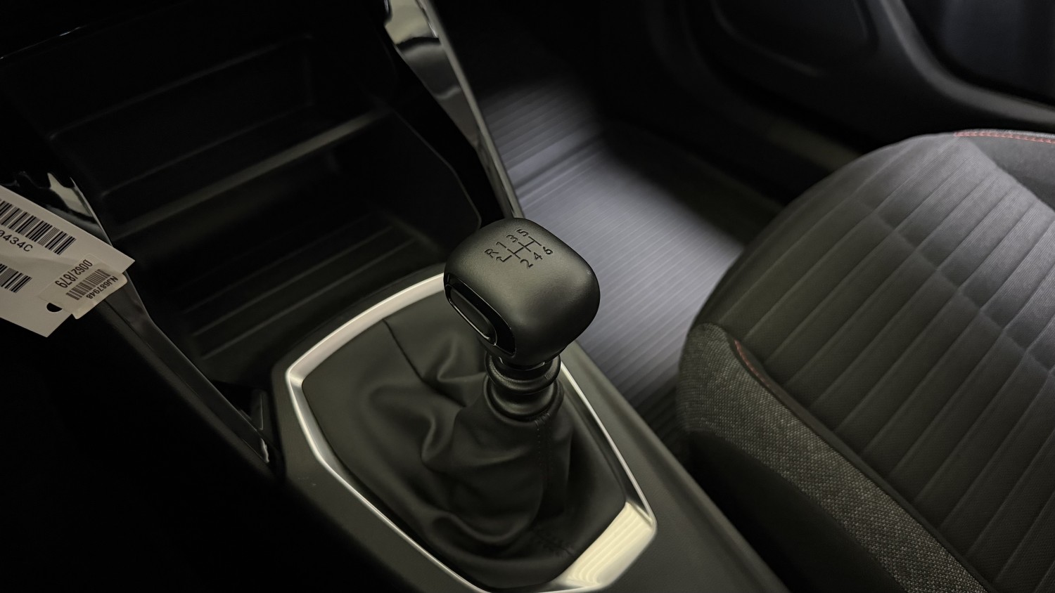 Car image 18