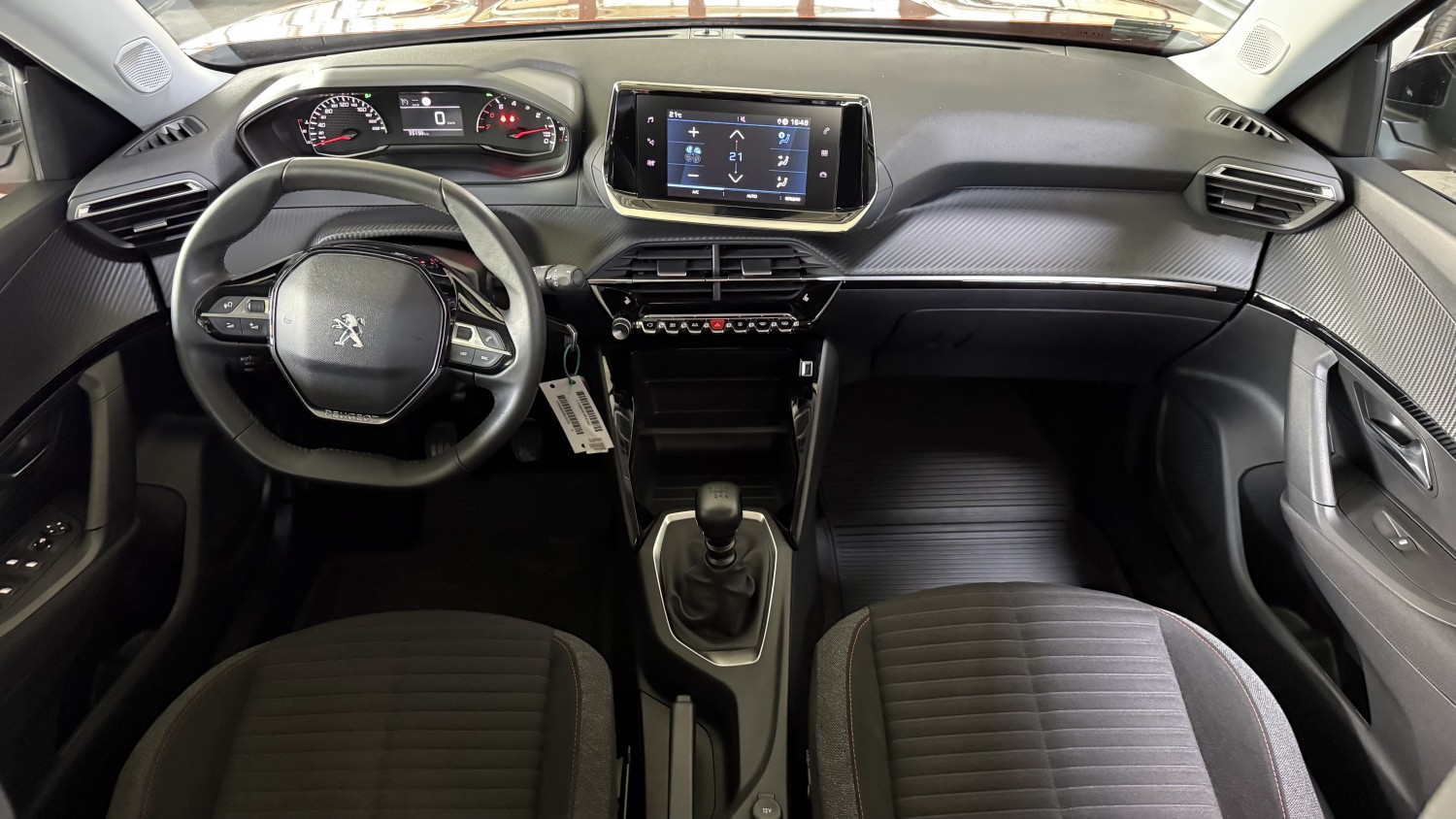 Car image 13