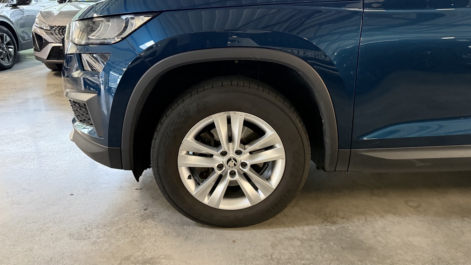 Car image 6