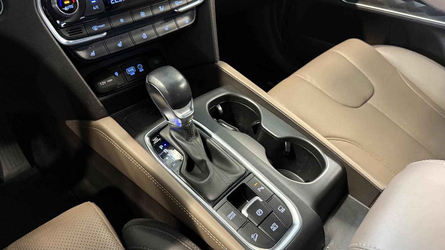 Car image 24