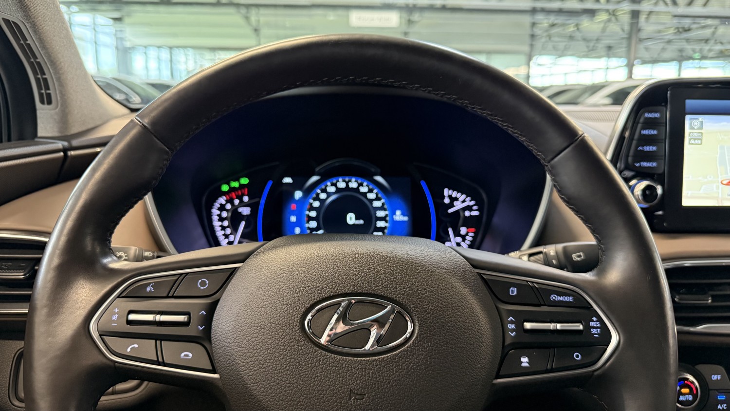 Car image 20