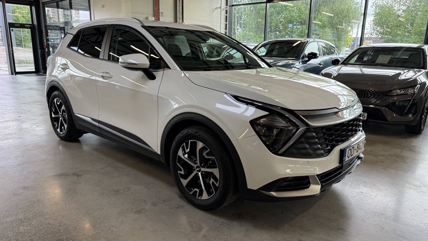 Car image 5