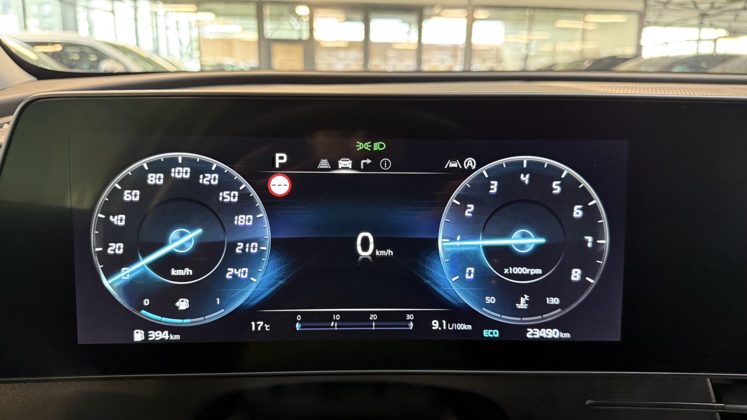Car image 18