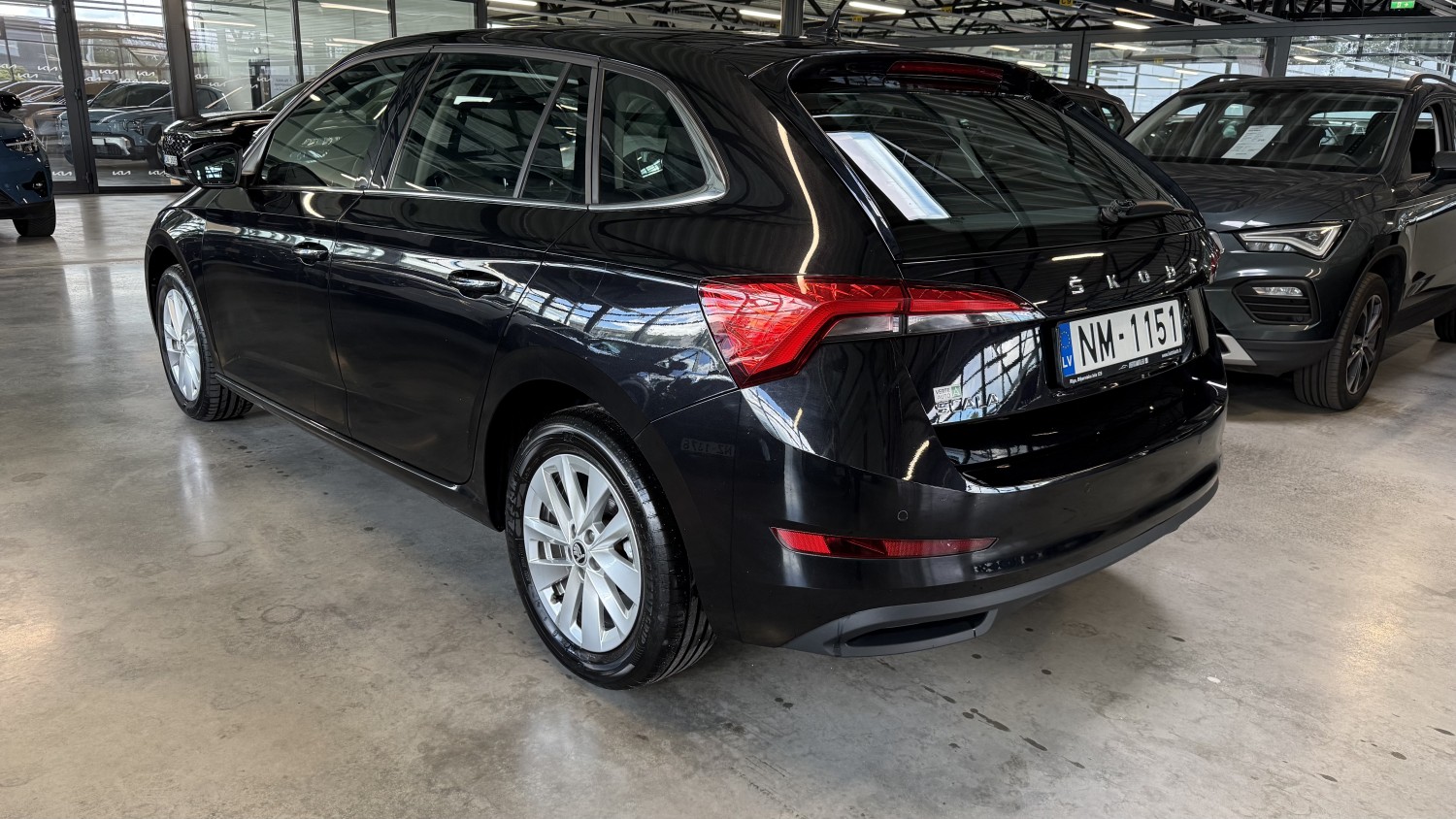 Car image 2
