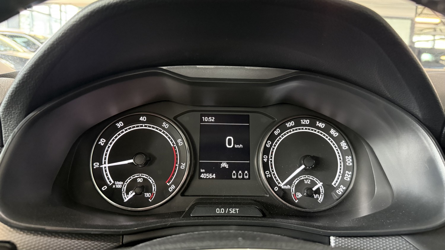 Car image 18