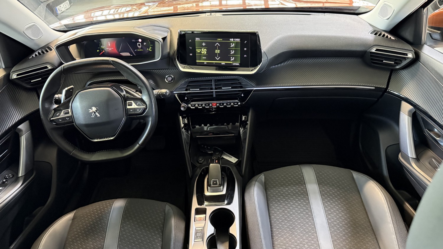 Car image 16