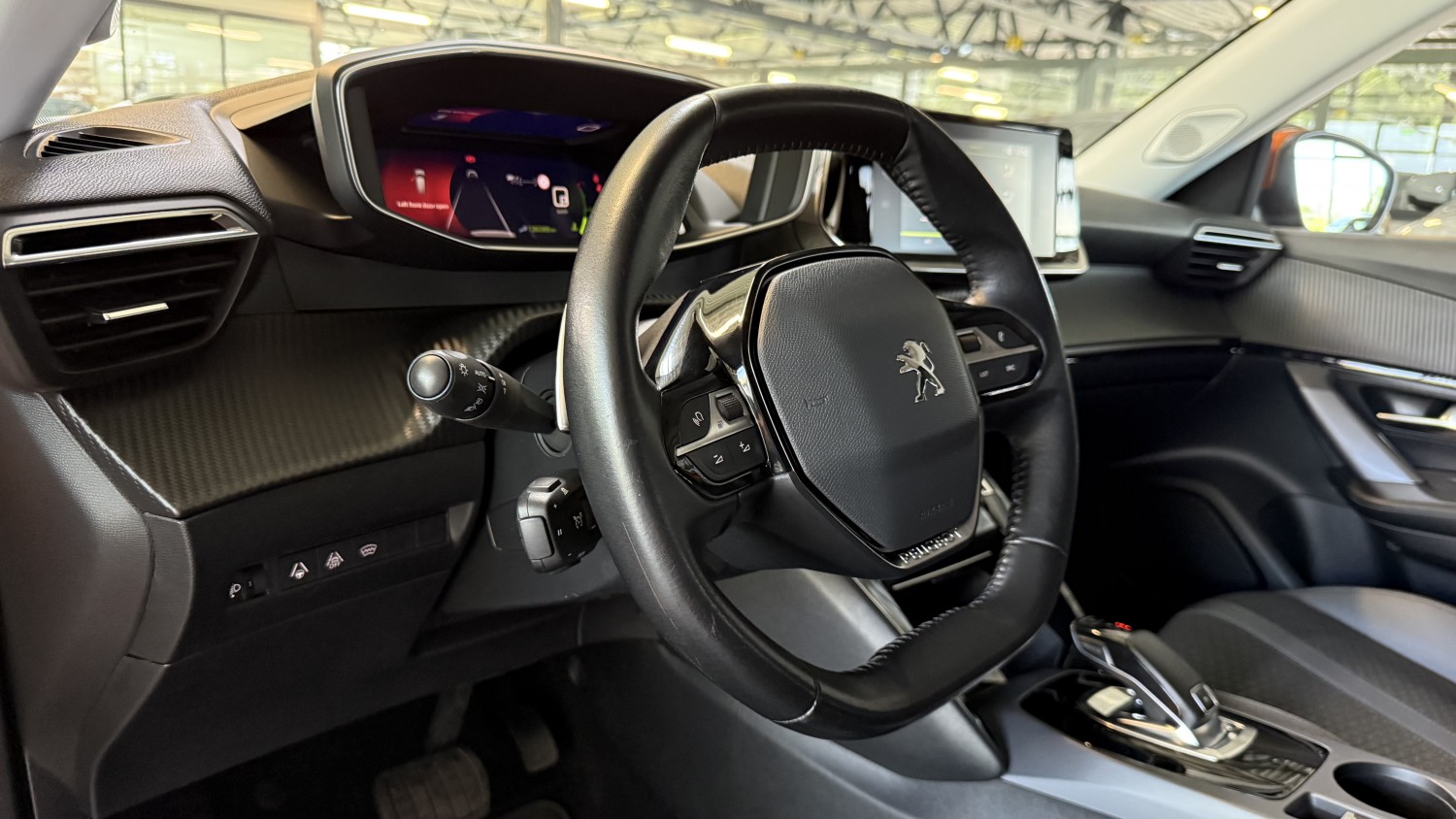 Car image 17