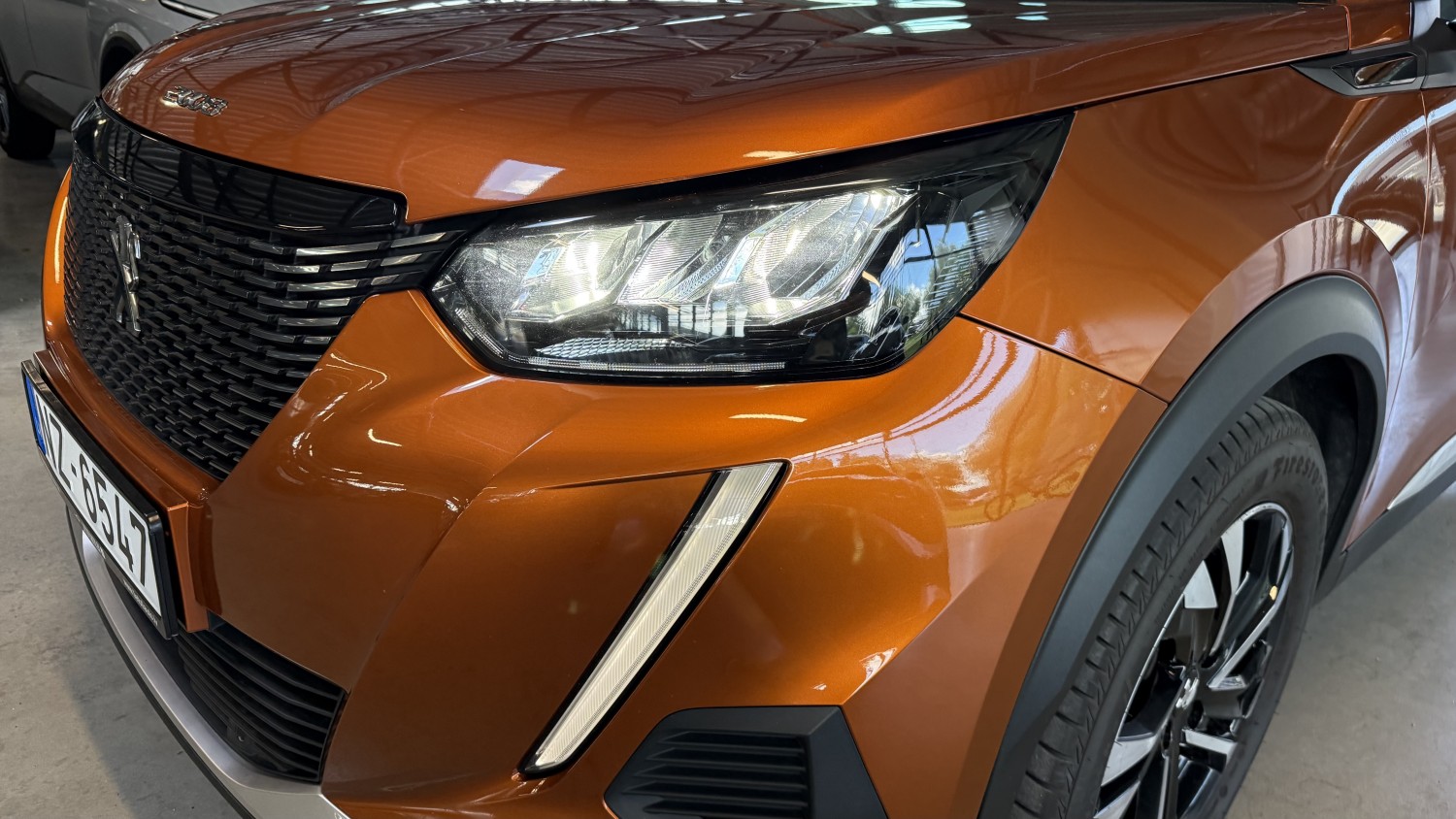 Car image 8