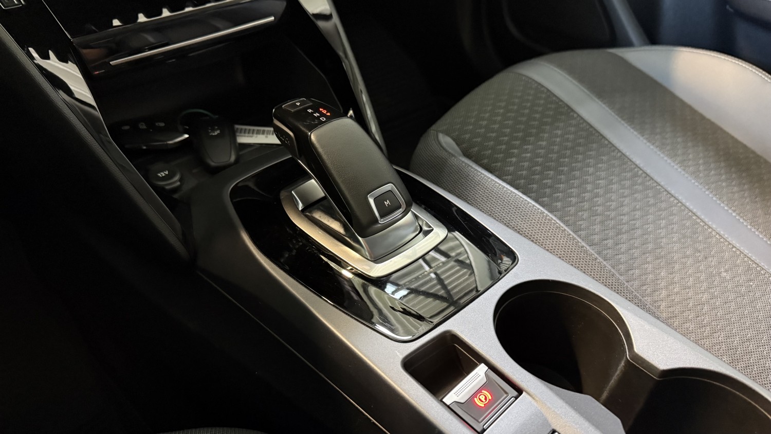 Car image 22