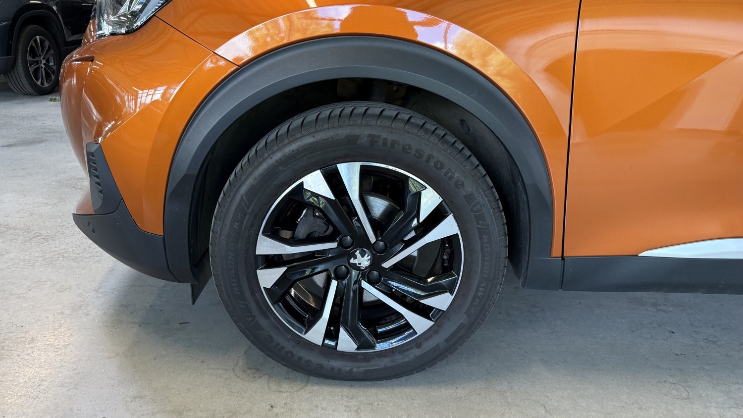 Car image 7