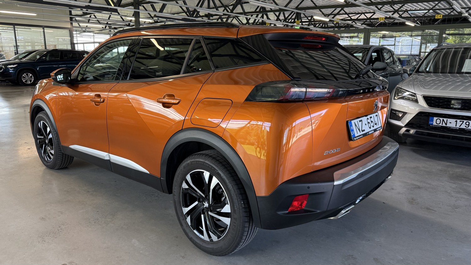 Car image 3