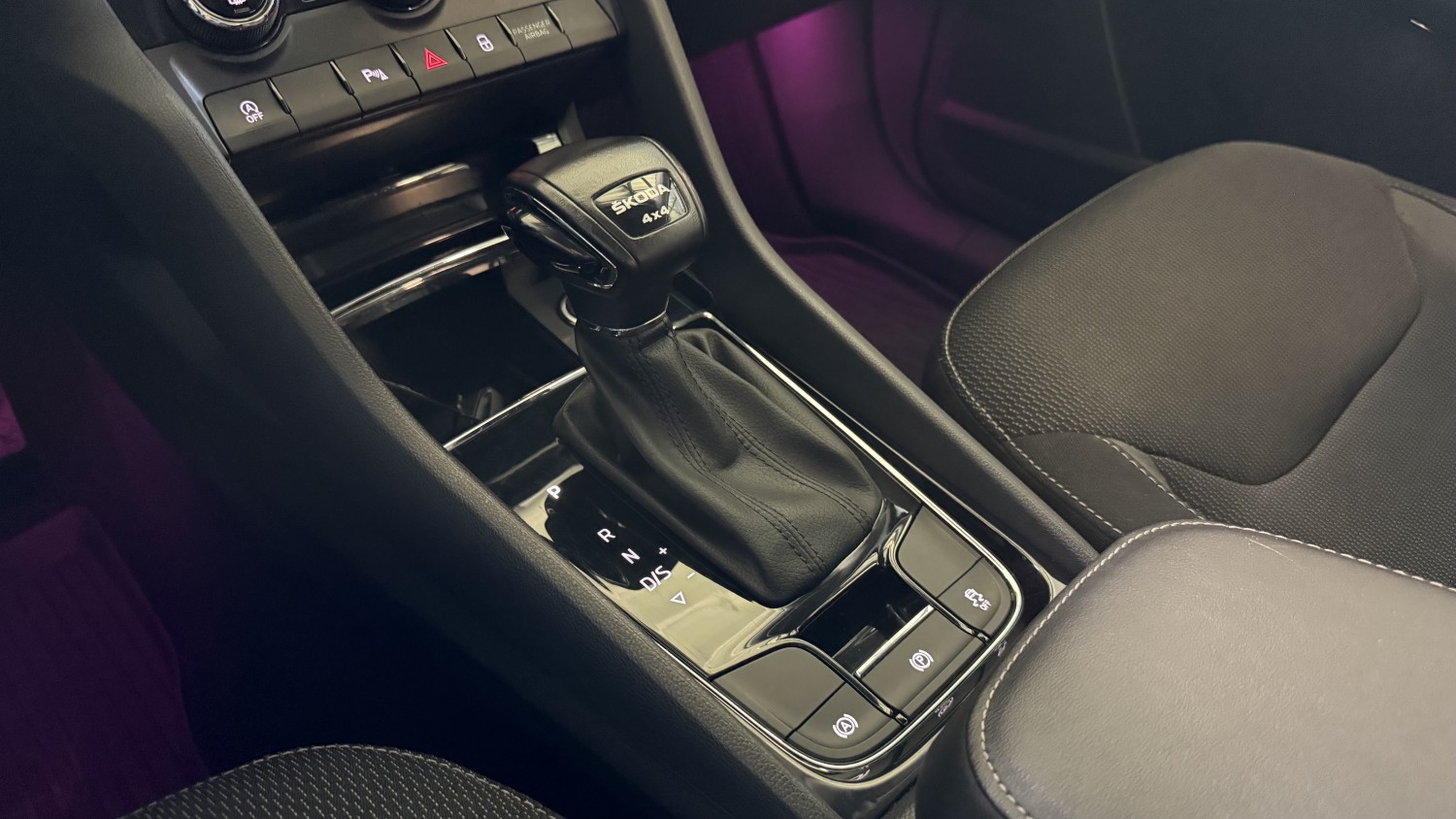 Car image 21
