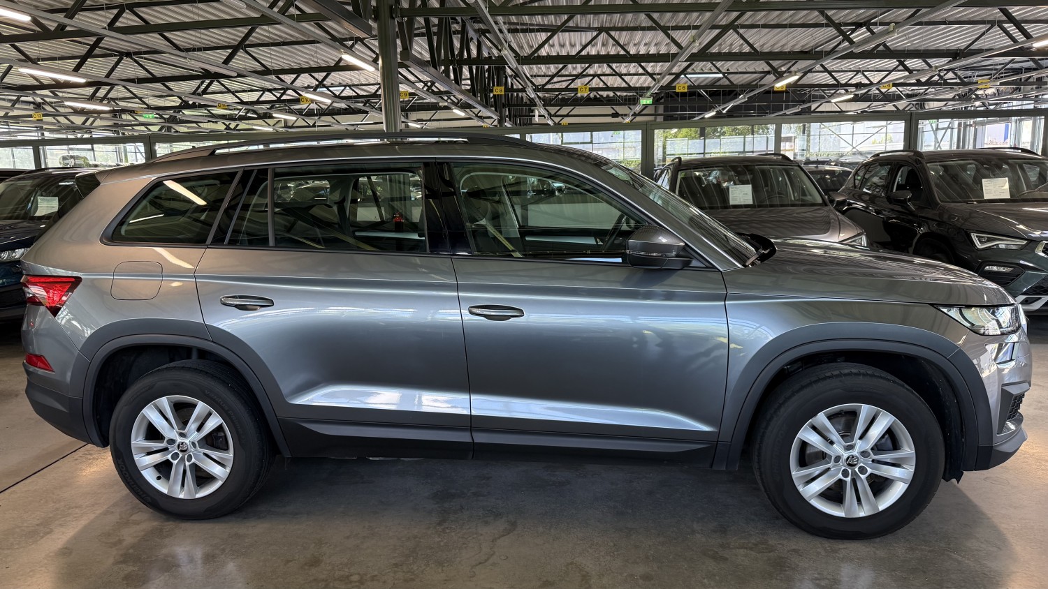 Car image 4