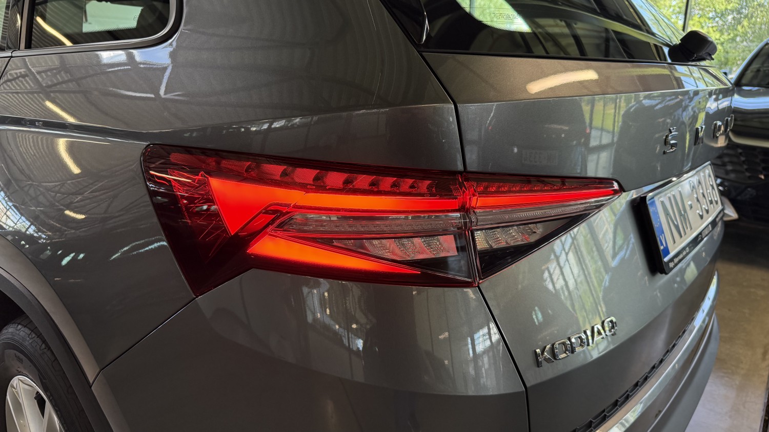 Car image 8