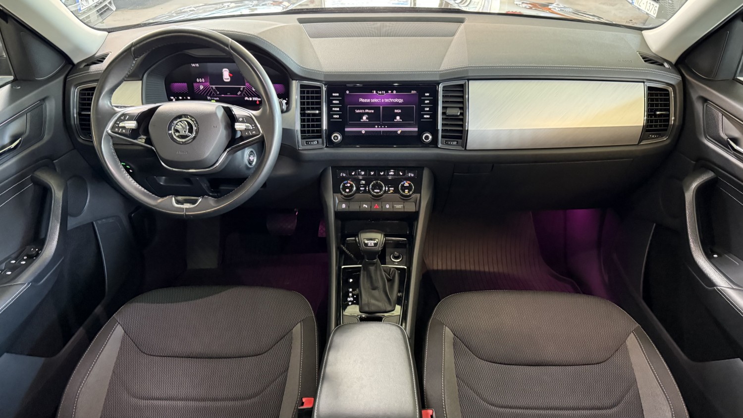 Car image 15