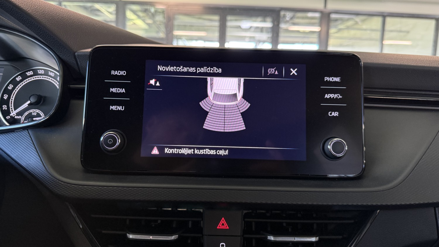Car image 20