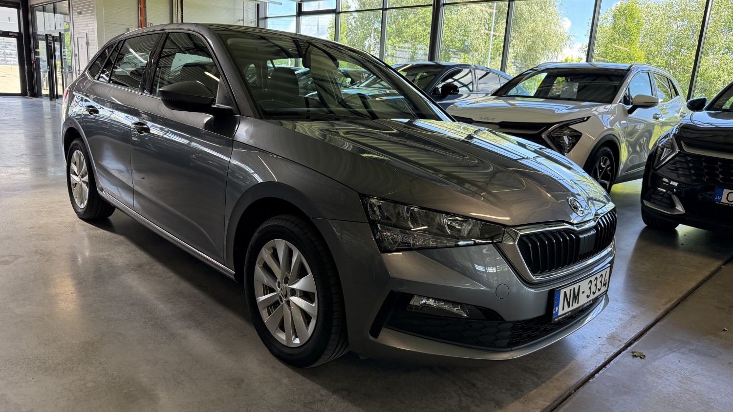 Car image 5