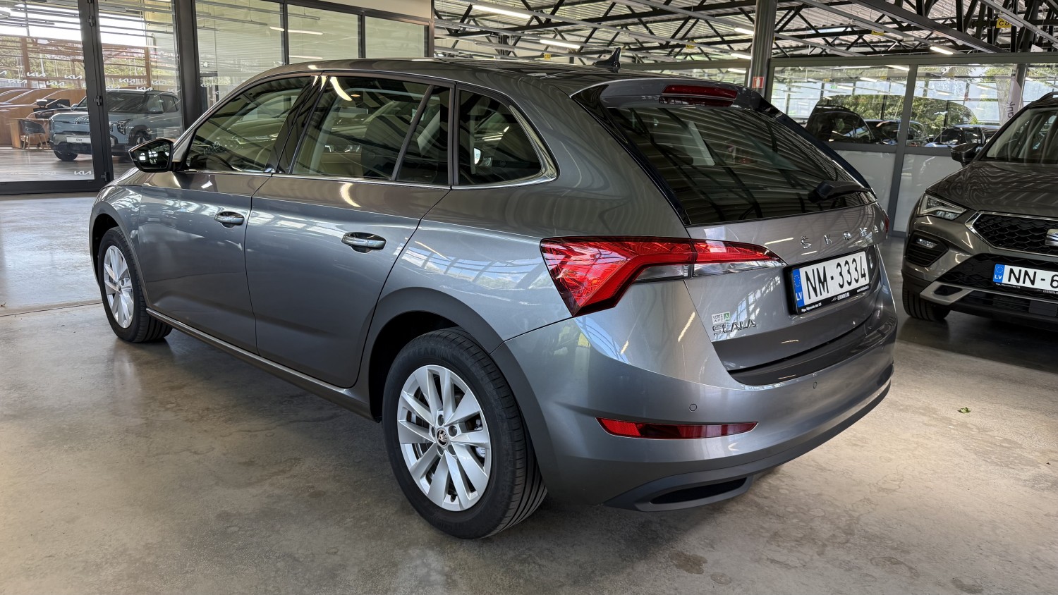 Car image 2