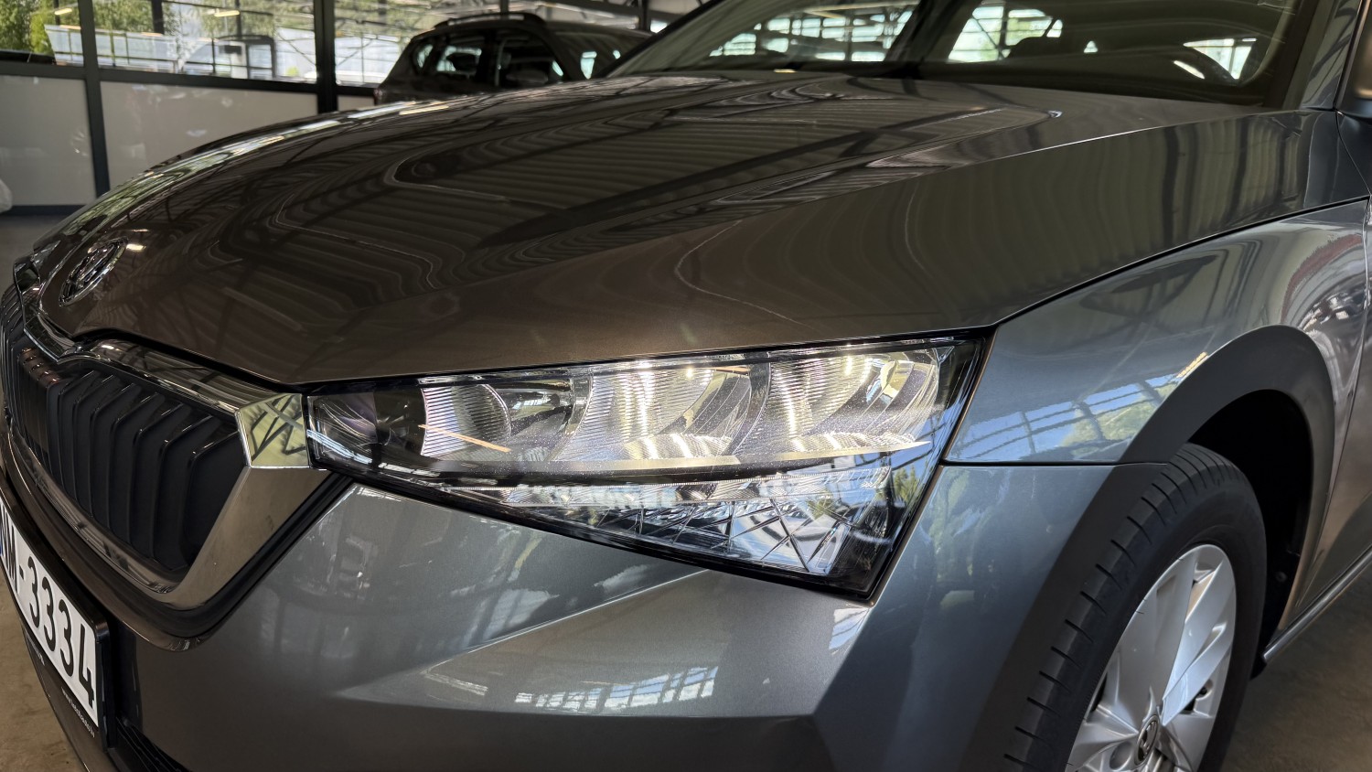 Car image 7