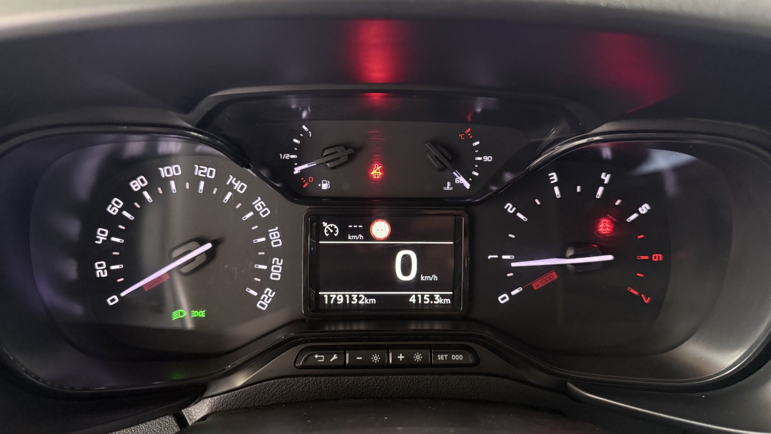 Car image 15