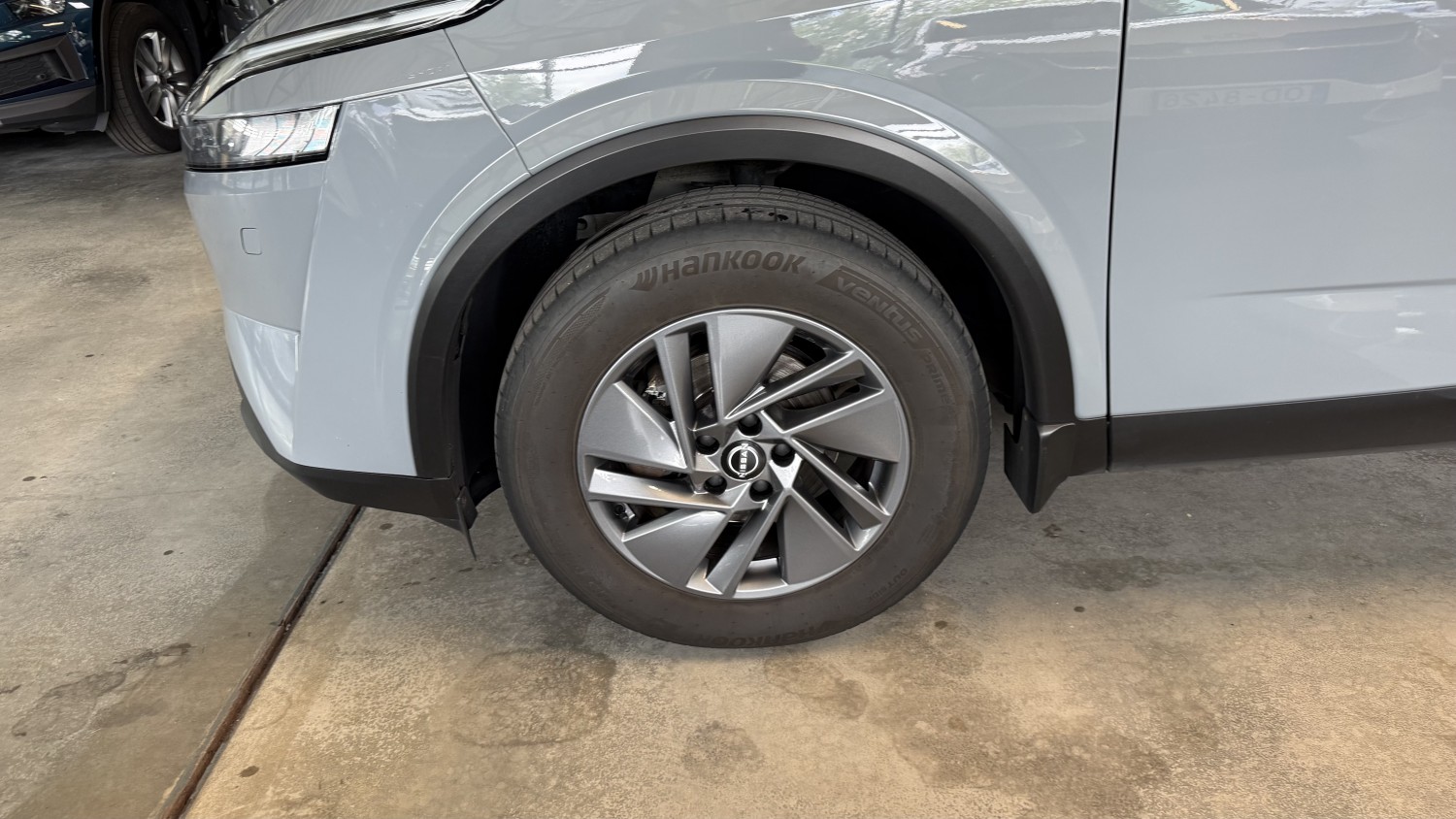 Car image 6