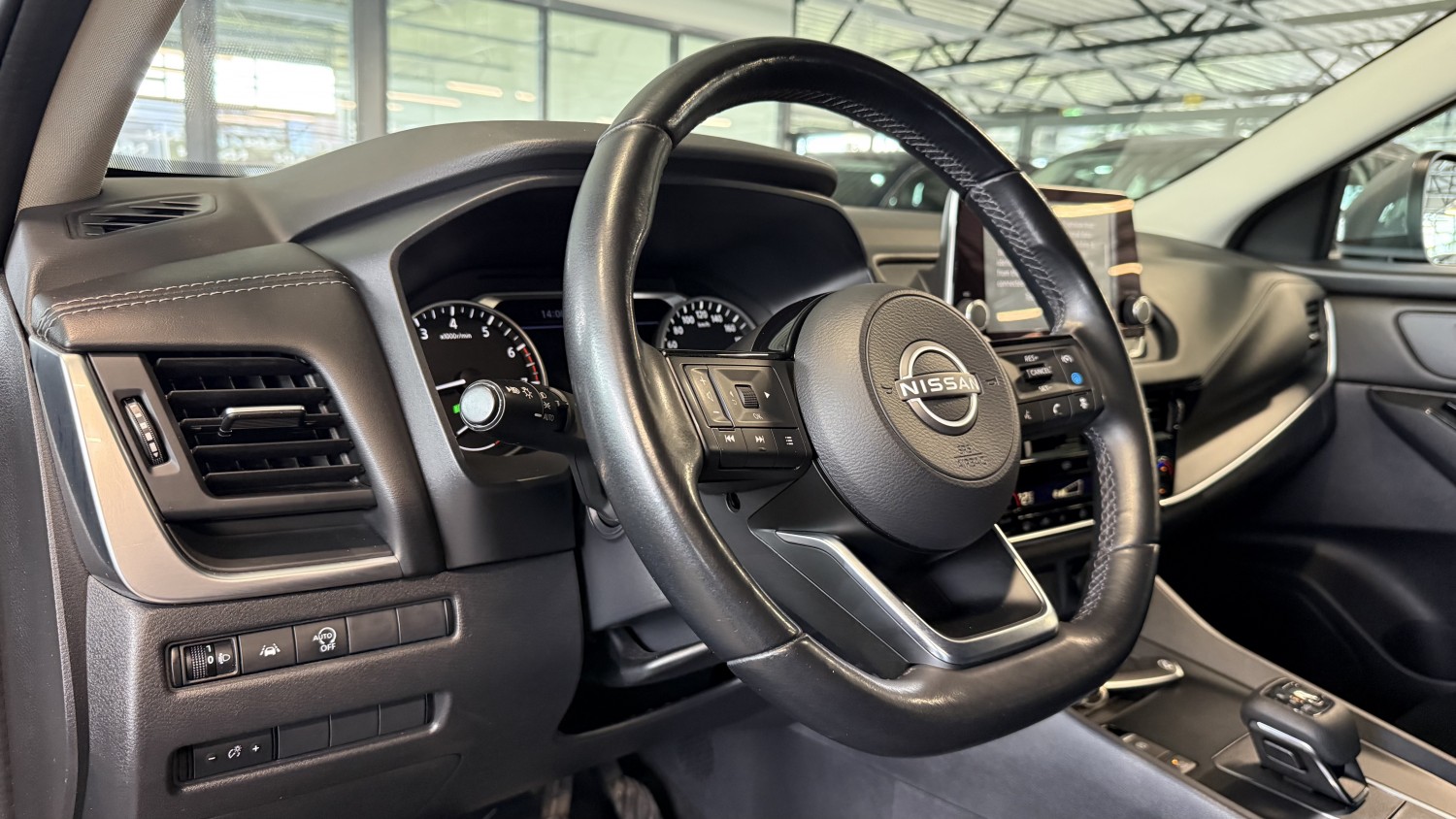 Car image 16