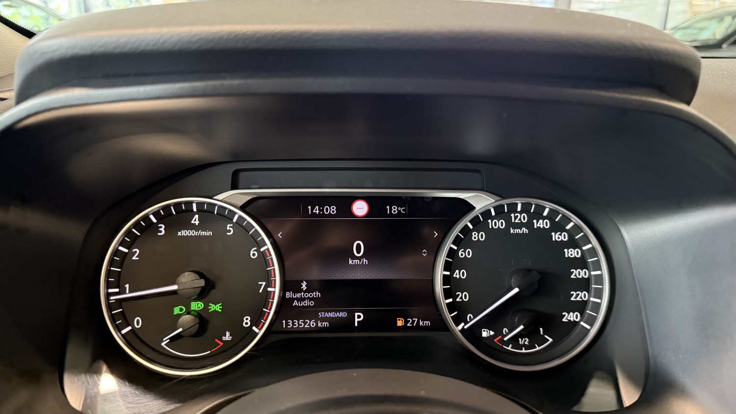 Car image 18