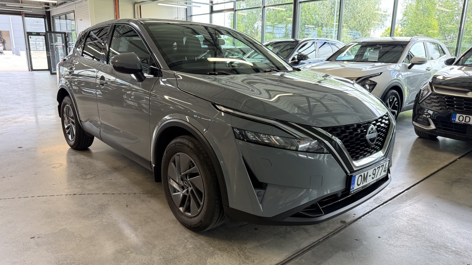 Car image 5