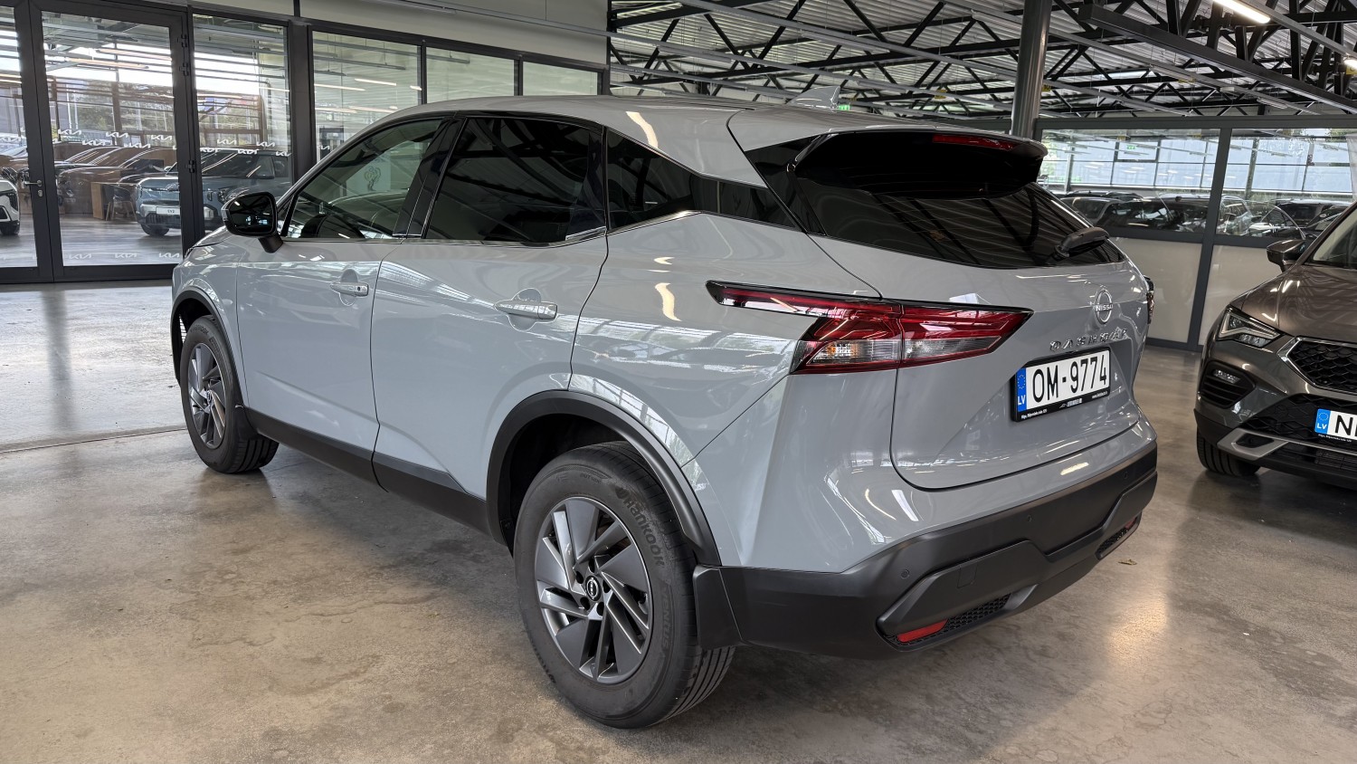 Car image 2