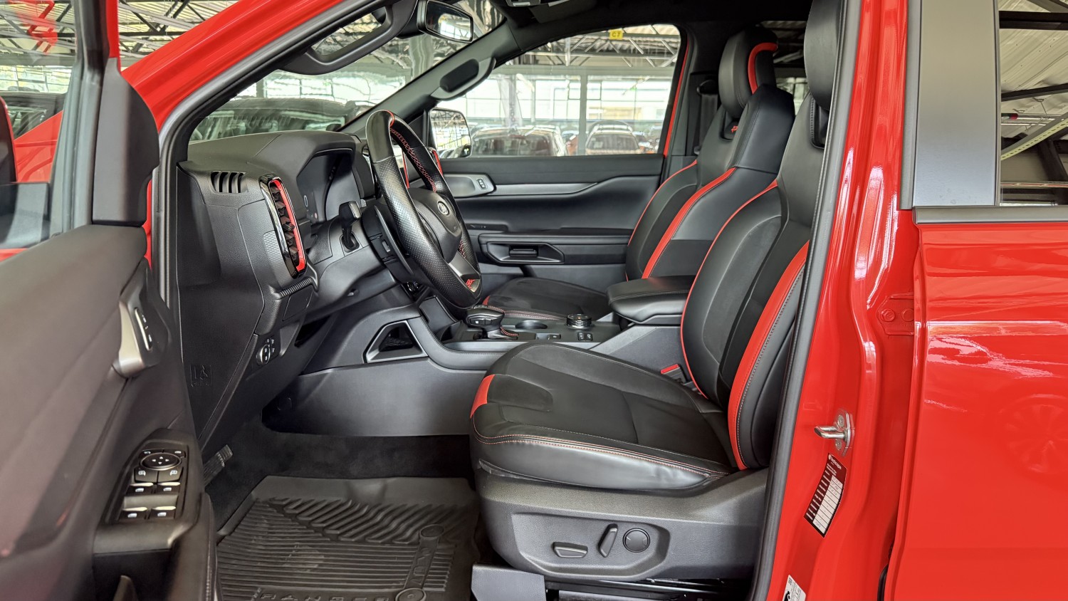 Car image 9