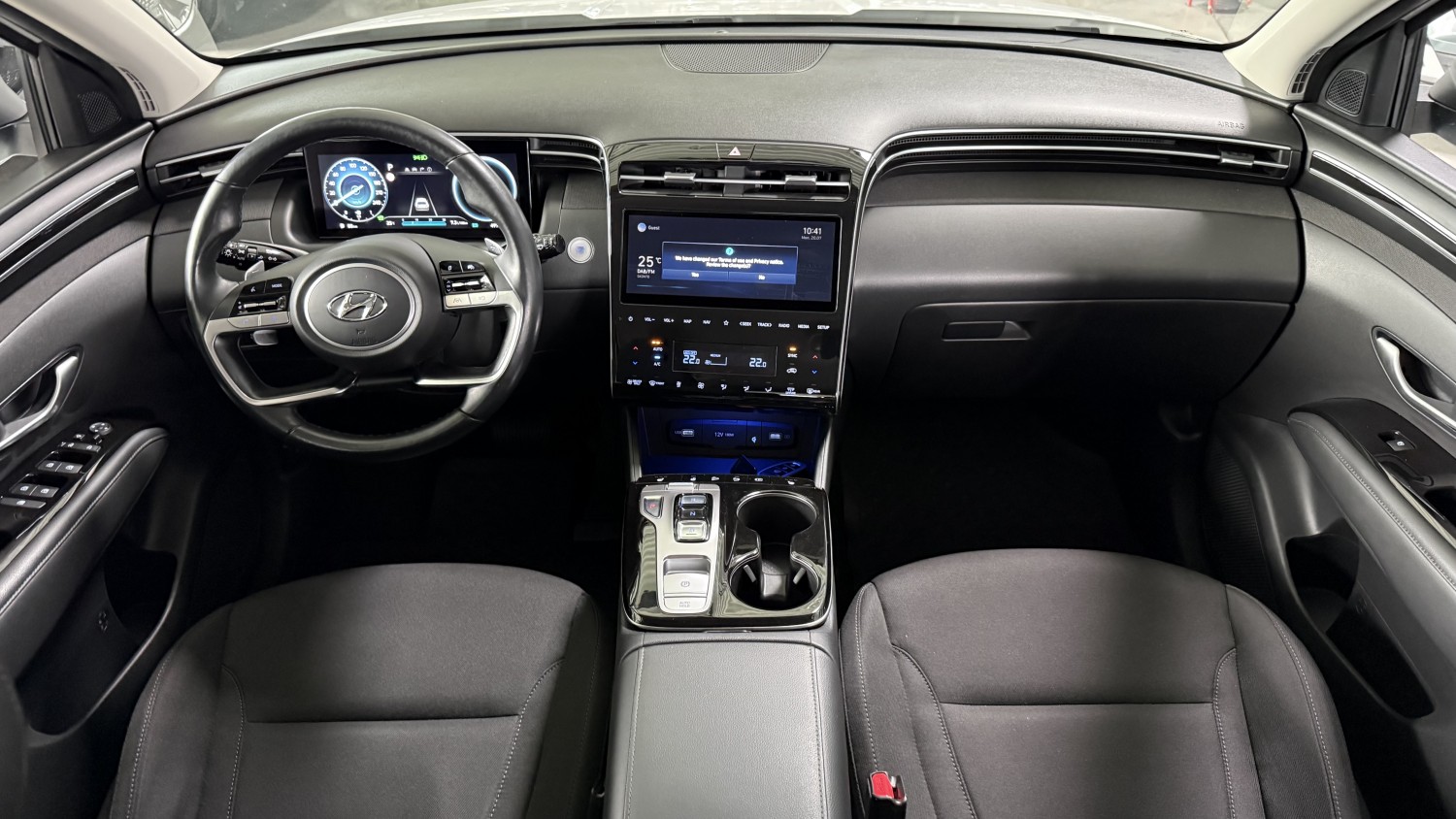 Car image 15