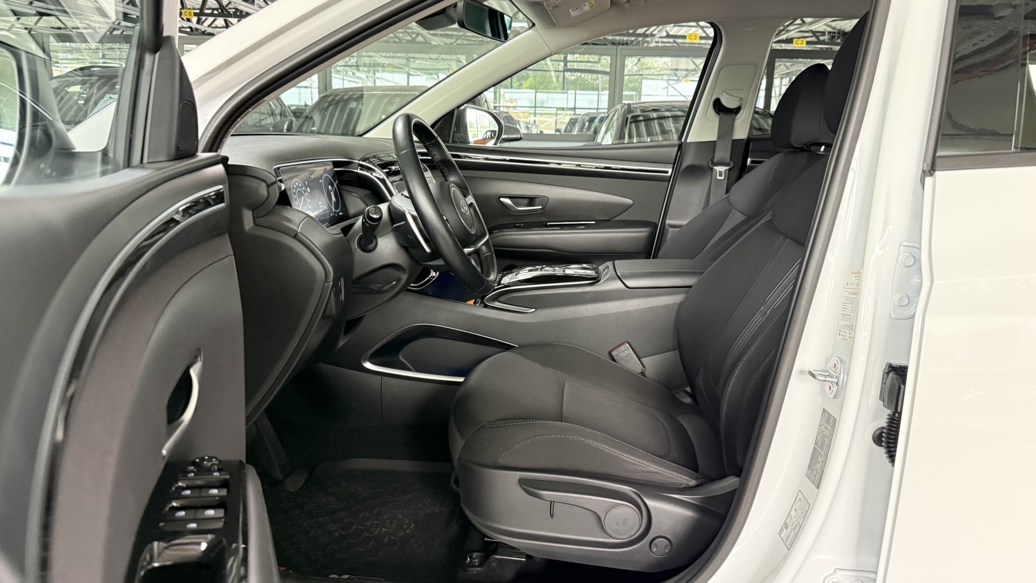 Car image 9