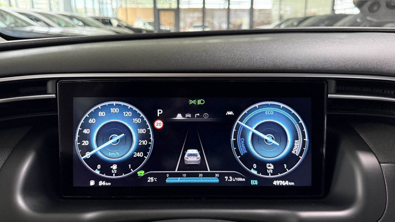 Car image 18