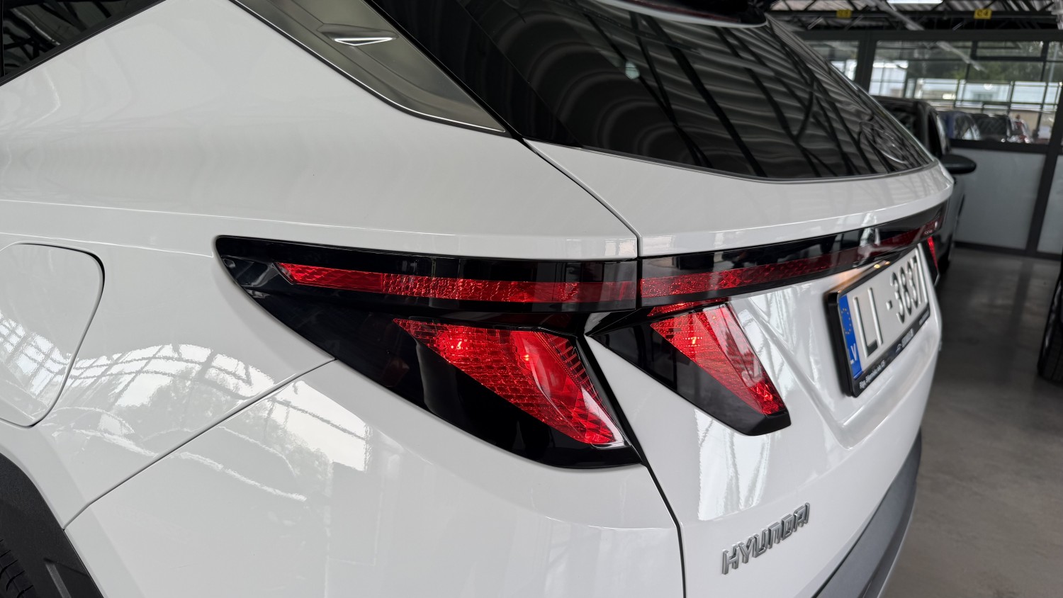 Car image 8