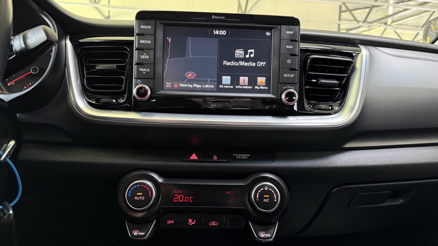 Car image 19