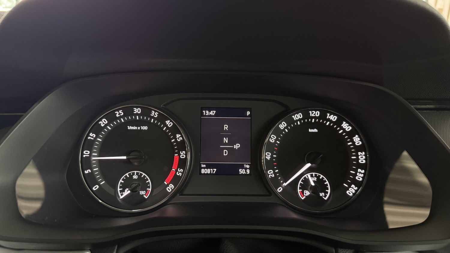 Car image 17
