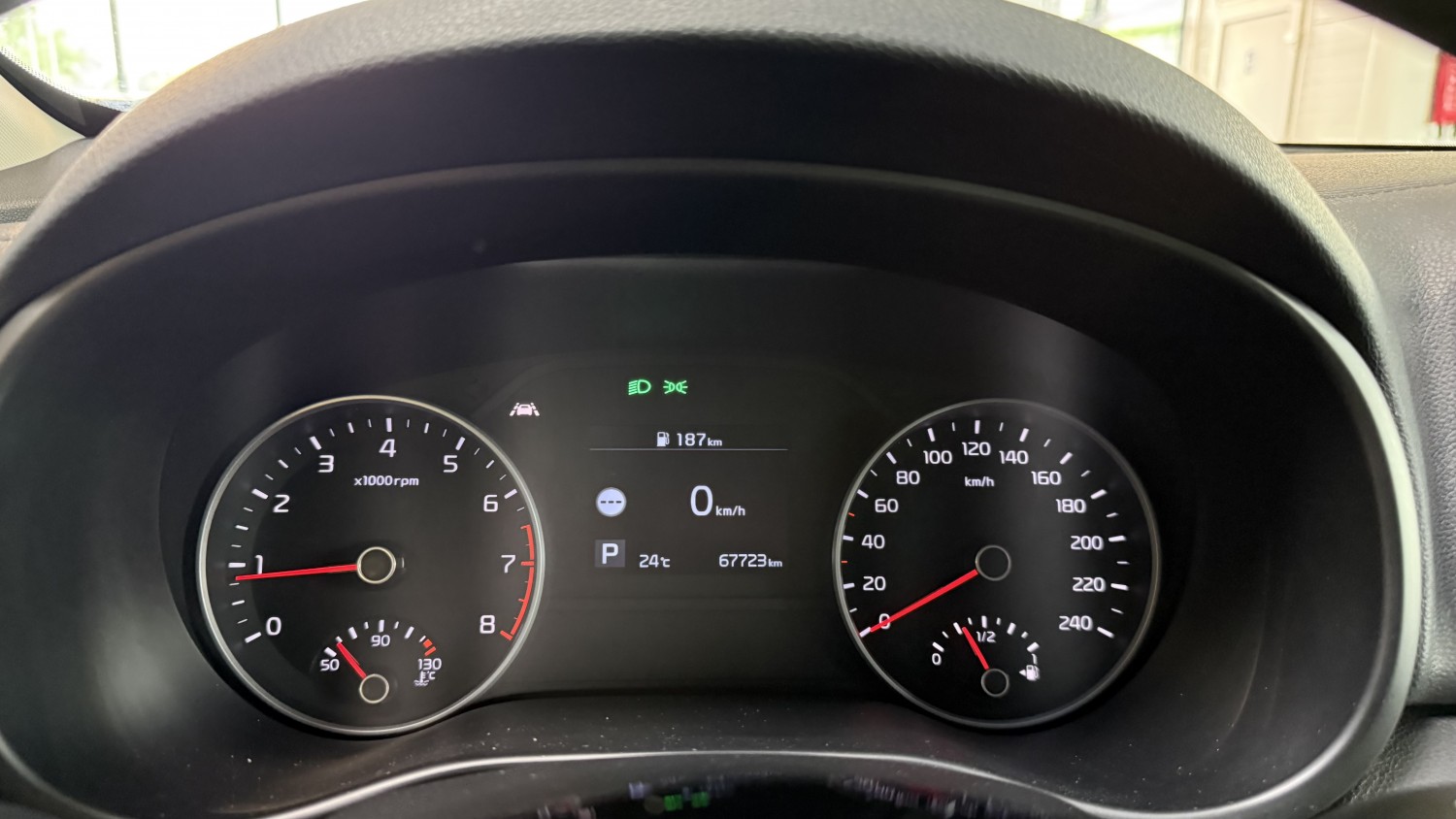 Car image 18