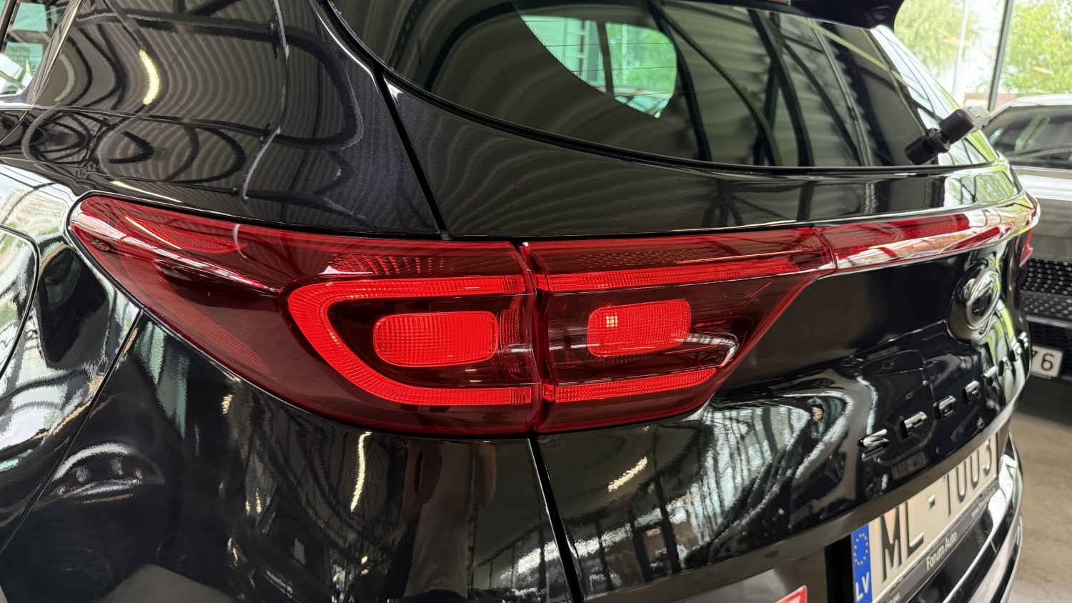 Car image 8