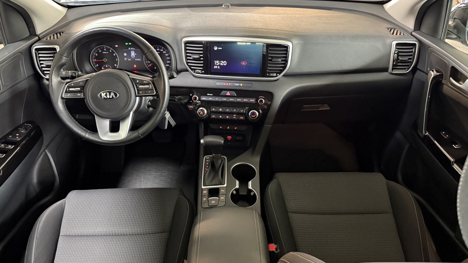 Car image 15